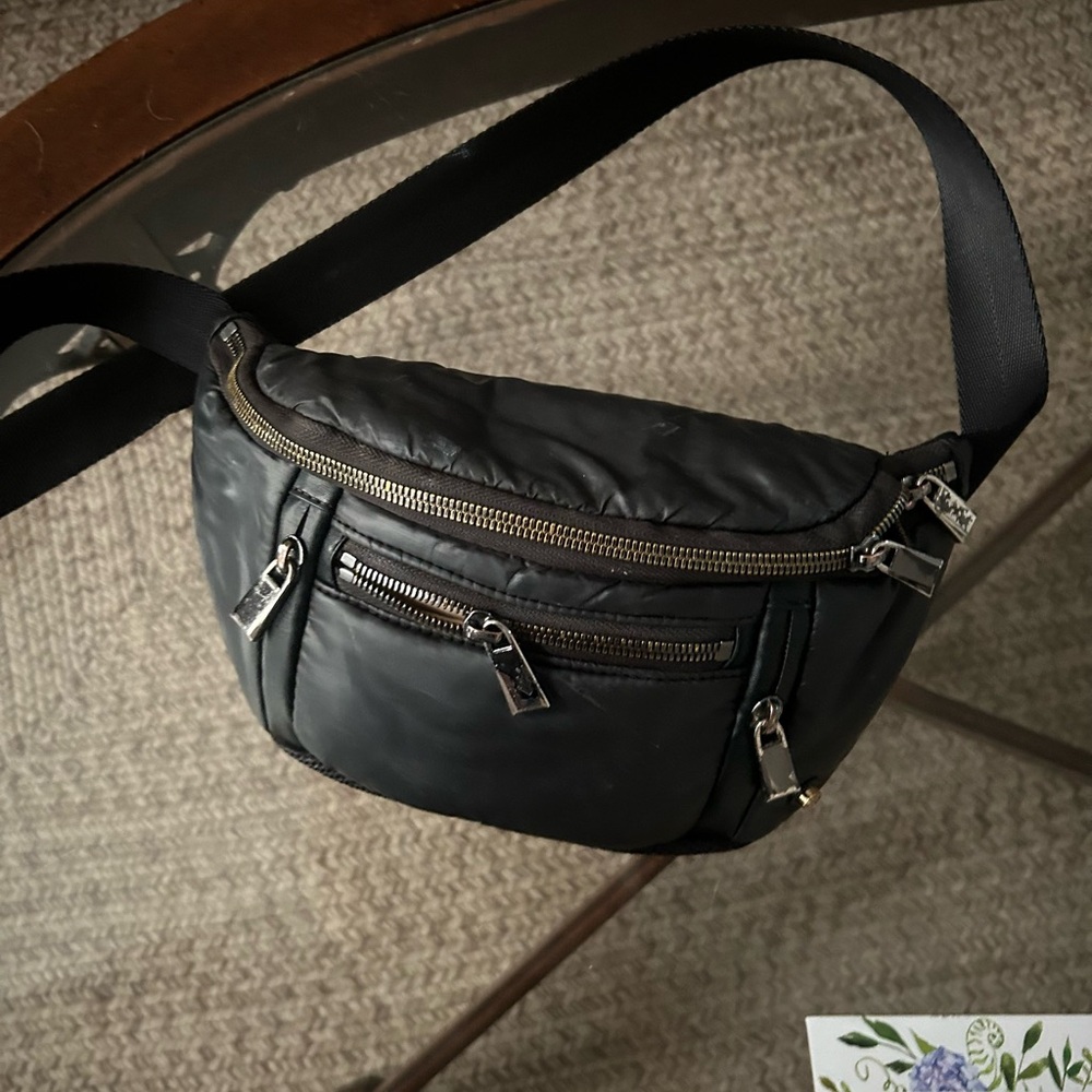 Caraa Black Sling Small Black L241
